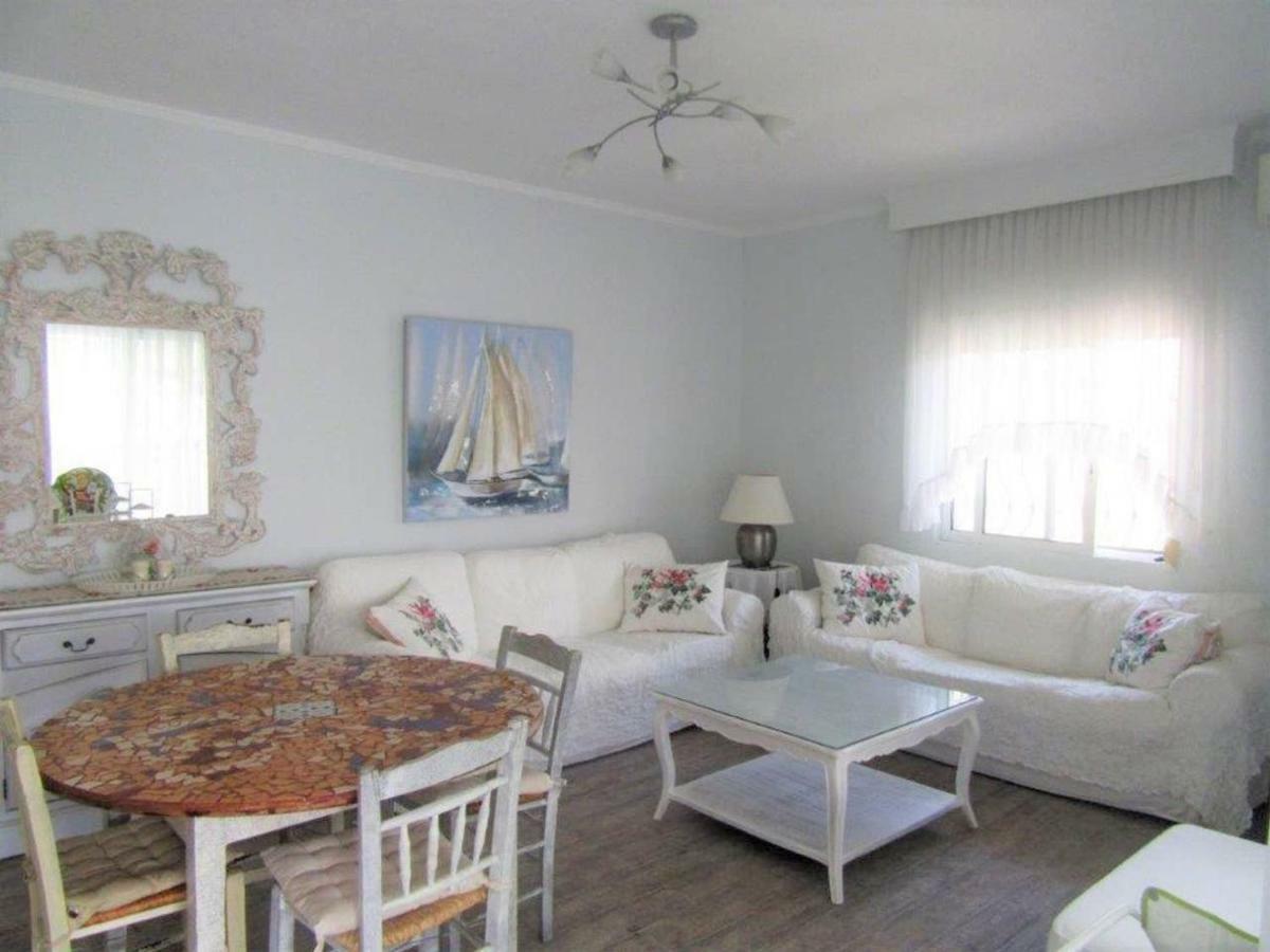 Pefkohori Apart. Near The Beach With Indor Parking And Yard ภายนอก รูปภาพ